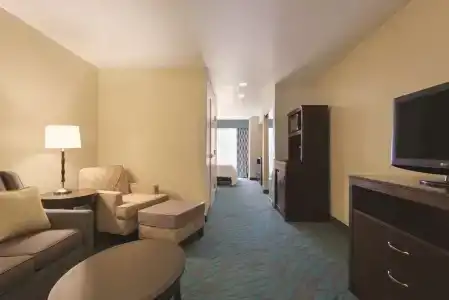 Hilton Garden Inn - 76