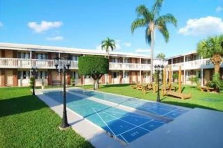 Best Western Palm Beach Lakes - 63