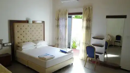 Thoddoo Inn - 1