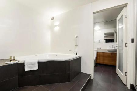 The Old Woolstore Apartment - 117
