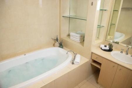 Rydges - 96