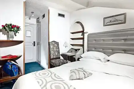 Golden Tulip Cannes De Paris - 81