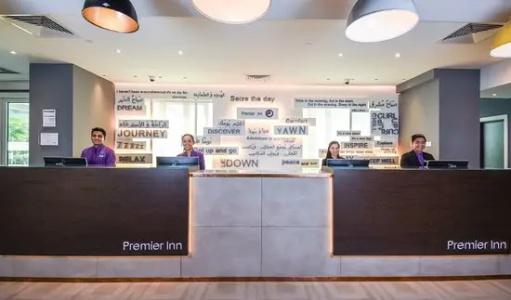 Premier Inn Airport - 23
