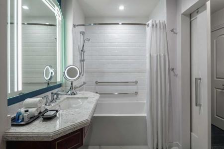 The Higgins New Orleans, Curio Collection By Hilton - 17
