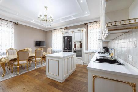 Royal Residence - 185