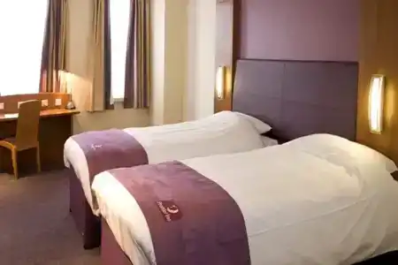 Premier Inn - Prestwich - 3