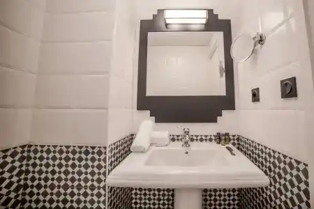 Best Western Hôtel Journel Antibes Juan-les-Pins - 40