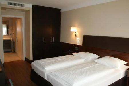 Dürer-Hotel - 76
