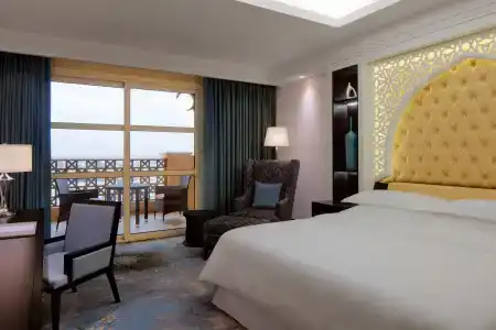 Sheraton Sharjah Beach Resort and Spa - 3