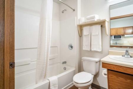 WoodSpring Suites - 7