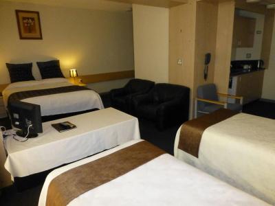 Mariners Court - 6