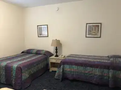 Lombardy Inn - 5