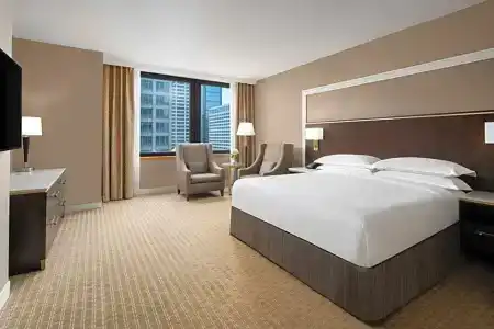 Hilton Indianapolis & Suites - 70