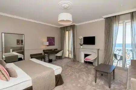 Hôtel Le Royal Promenade des Anglais - 125