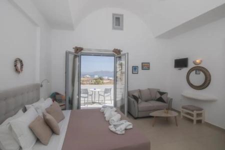 Thira's Dolphin - 124