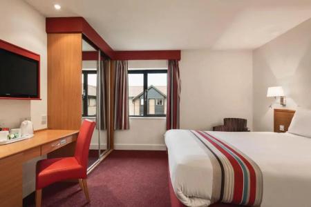 Ramada Cambridge - 22