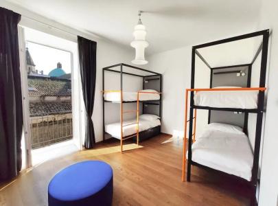 Tric Trac Hostel - 15