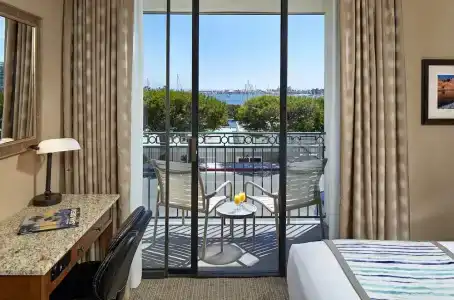 Glorietta Bay Inn - 72