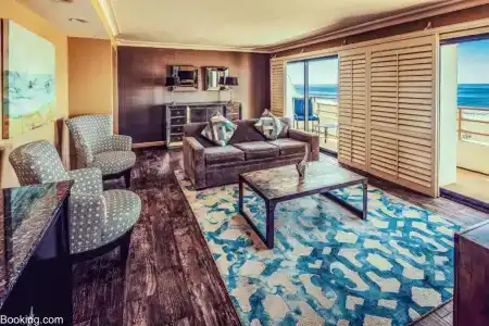 The Waterfront Beach Resort, A Hilton - 156