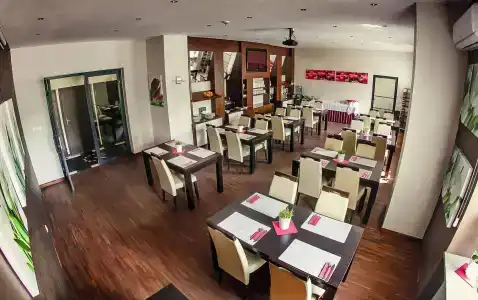 Boutique's I - 19