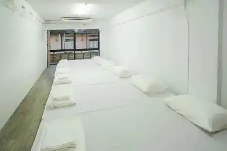 The Port Hostel - 18