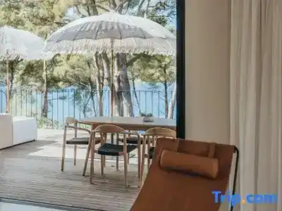Maslina Resort - 400