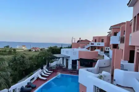 Nisea Samos - 10
