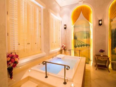 Town Square Suites by Toscana Valley - 15