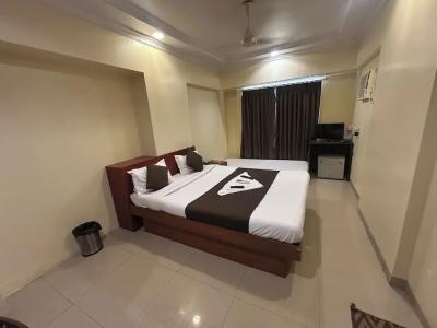 Lucky Goregaon - 32