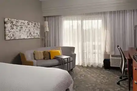 Courtyard by Marriott Hershey - 38