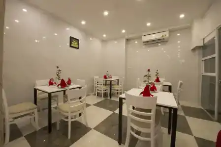 Ha Noi Holiday Center - 14