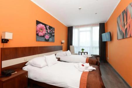 Holiday Beach Budapest Wellness with Sauna Park - 29