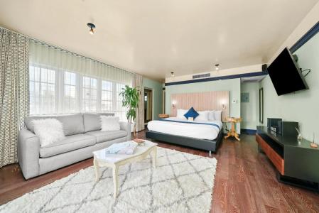 Riviera Suites - 5