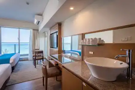 Kariyushi Lch. Resort - 48