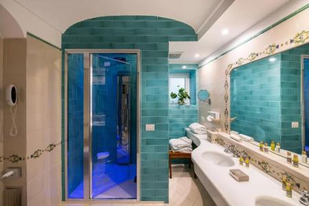 Eden Roc Suites - 326