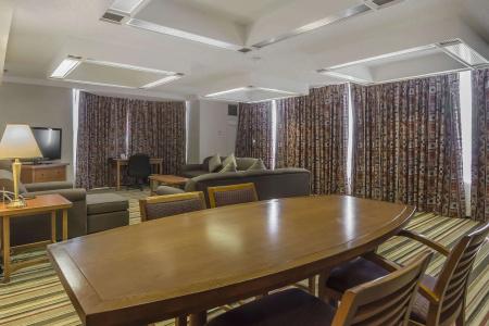 DoubleTree by Hilton North - 15