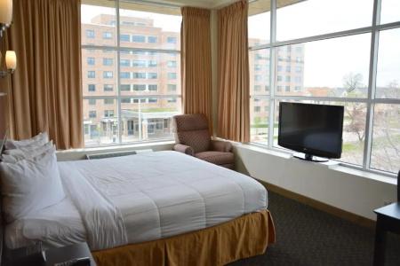 Days Inn & Suites by Wyndham - 28