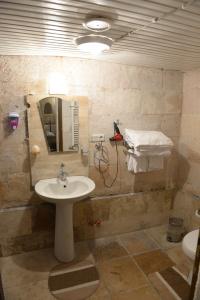 Caravanserai Cave - 9