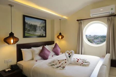 River Suites Hoi An - 40