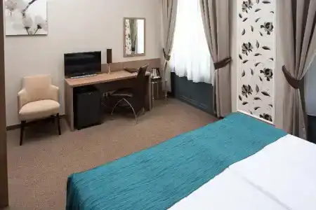 Erzsebet Kiralyne - 39