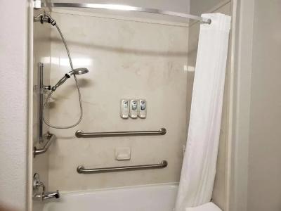 Best Western Plus San Antonio East Inn & Suites - 34
