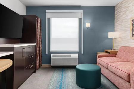 DoubleTree by Hilton - 3