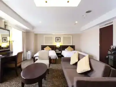 Nishitetsu Grand - 84