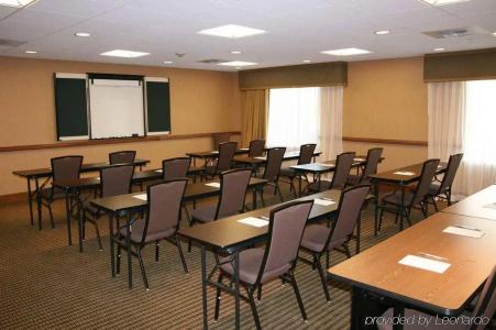 Hampton Inn and Suites North-Airport - 14