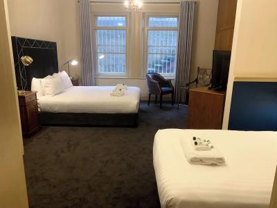 Macquarie Manor - 111