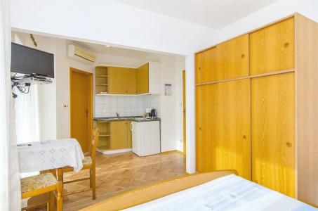 and Rooms Iva - 72