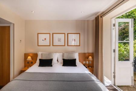 The Resident Kensington - 30