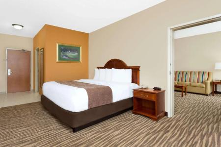 Baymont by Wyndham Riverwatch - 45