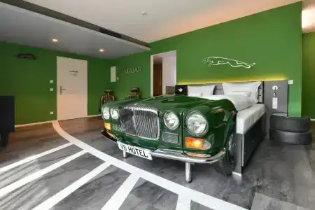v8 Classic Motorworld Region Stuttgart - 158