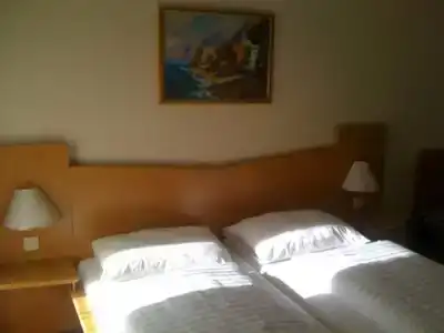 Charlotte - 5